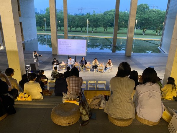 米升网 小书店老板苦乐同在，情绪代价越来越重要｜书店节