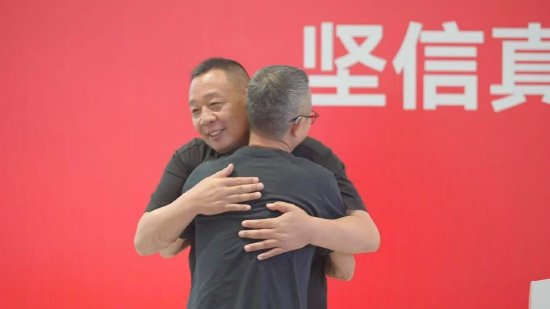 凯丰配资 永辉超市力挺胖东来：无私帮扶、躬身入局，自费担当